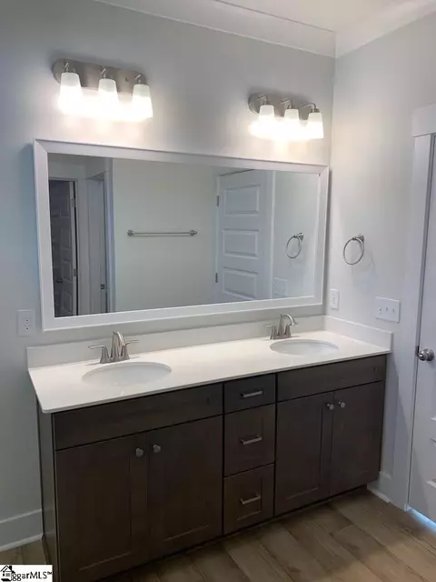 Bath - 403 Plumblee Ln, Easley, SC 29642 photo 3 of 4