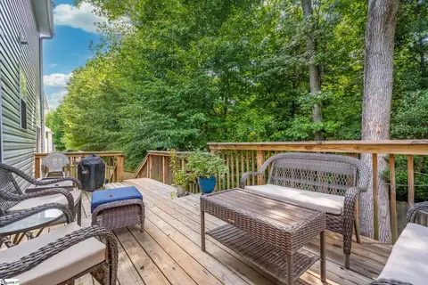 Exterior - 30 Killarney Ln, Greer, SC 29650 photo 5 of 7