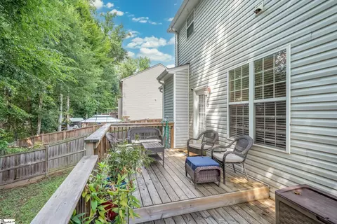 Exterior - 30 Killarney Ln, Greer, SC 29650 photo 4 of 7