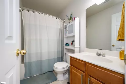 Bath - 30 Killarney Ln, Greer, SC 29650 photo 4 of 4