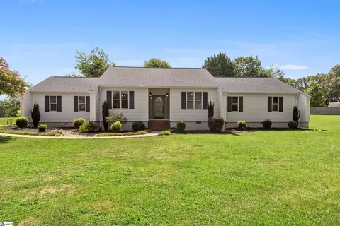141 Charles Dr, Piedmont, SC 29673