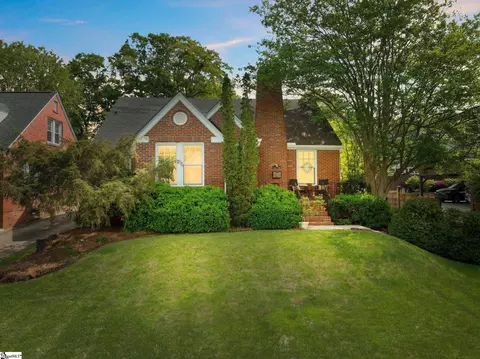 17 Ottaway Dr, Greenville, SC 29605