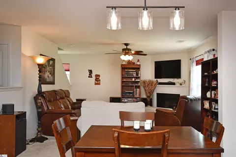 412 Perrysburg Ln, Moore, SC 29369 photo 8