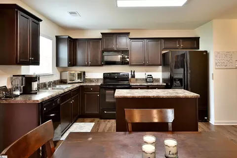 412 Perrysburg Ln, Moore, SC 29369 photo 5