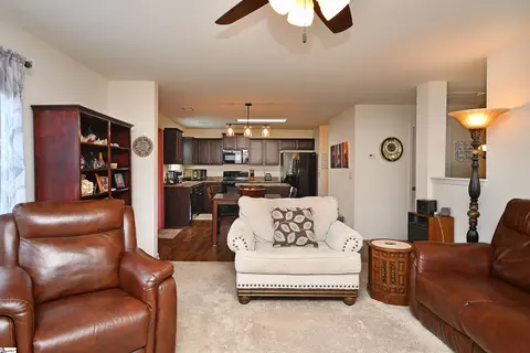 412 Perrysburg Ln, Moore, SC 29369 photo 12