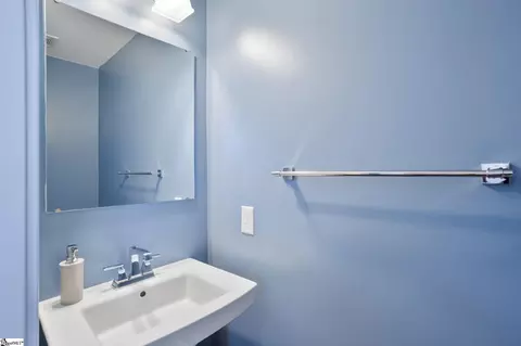Bath - 127 Thames Valley Dr, Easley, SC 29642 photo 1 of 3