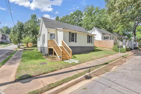 5 Cardwell St, Greenville, SC 29605