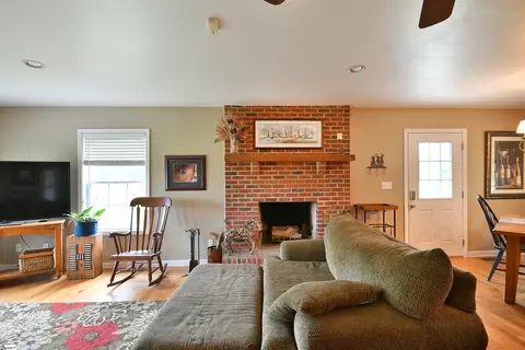 Living - 196 Stoddard Rd, Pelzer, SC 29669 photo 2 of 3