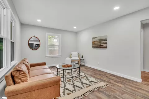 Living - 32 Park St, Pelzer, SC 29669 photo 2 of 4