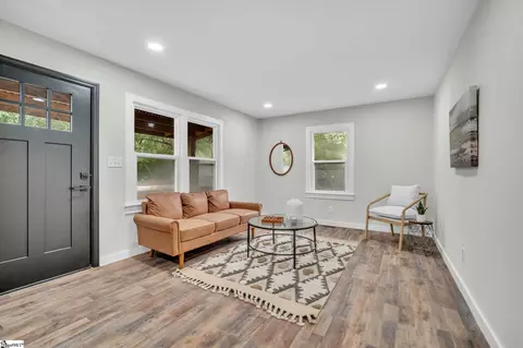 Living - 32 Park St, Pelzer, SC 29669 photo 1 of 4