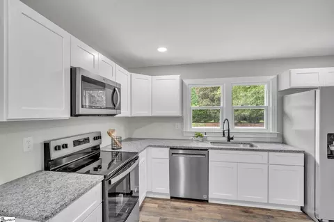 Kitchen - 32 Park St, Pelzer, SC 29669 photo 1 of 2