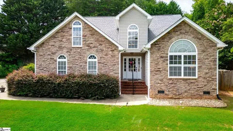 312 Winding Brook Ct, Greenville, SC 29617