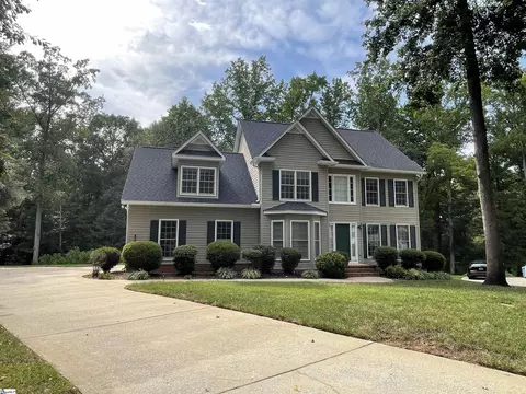 3 Indian Mound Ct, Simpsonville, SC 29680