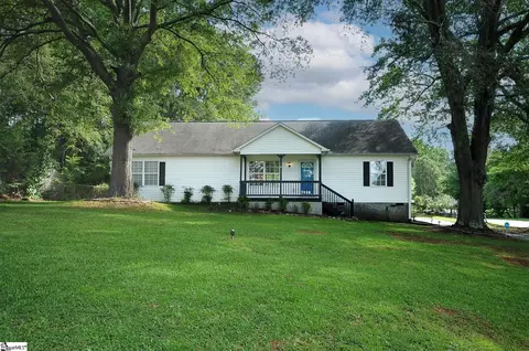 27 E Belvue Rd, Taylors, SC 29687