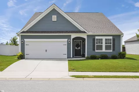 735 Liberty Walk Ln, Simpsonville, SC 29681
