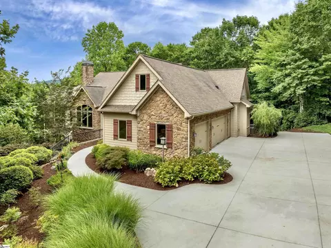 102 Long Shadow Ln, Travelers Rest, SC 29690