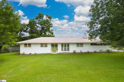 10 Springdale Dr, Williamston, SC 29697 photo 1