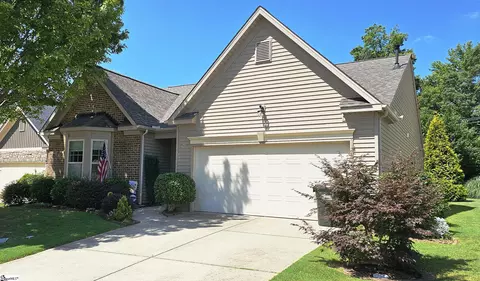 400 Marefair Ln, Simpsonville, SC 29680
