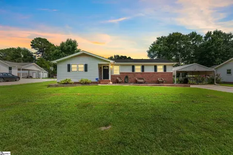 514 W Yellow Wood Dr, Simpsonville, SC 29680