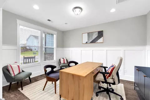 4 Townsend Ave, Greer, SC 29651 photo 3