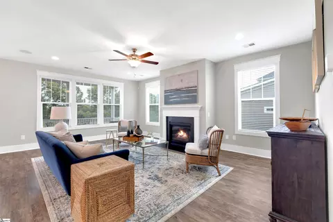 4 Townsend Ave, Greer, SC 29651 photo 9