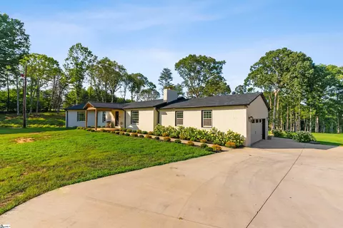 1010 Waddell Rd, Woodruff, SC 29388