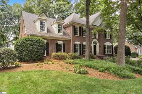 10 Woodstone Dr, Simpsonville, SC 29681