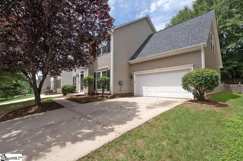 102 Waters Reach Ln, Simpsonville, SC 29681