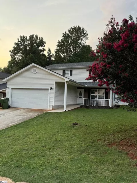 2 Kingscreek Dr, Greer, SC 29650