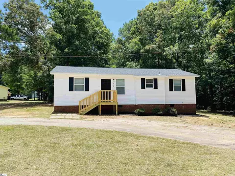 416 Highland Forest Dr, Greenwood, SC 29646