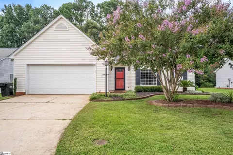 6 Clear Lake Dr, Simpsonville, SC 29680