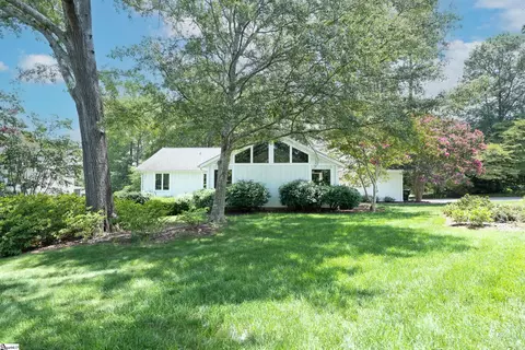 105 Stone Ridge Rd, Greer, SC 29650