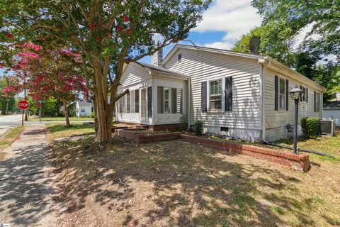 313 E Florida St, Clinton, SC 29325 photo 17