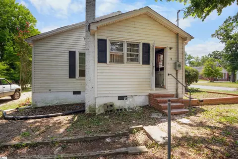 313 E Florida St, Clinton, SC 29325 photo 15