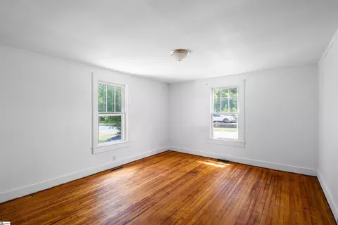 313 E Florida St, Clinton, SC 29325 photo 7