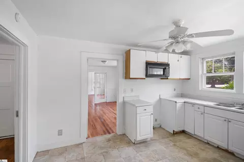 313 E Florida St, Clinton, SC 29325 photo 4