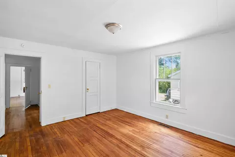 313 E Florida St, Clinton, SC 29325 photo 8