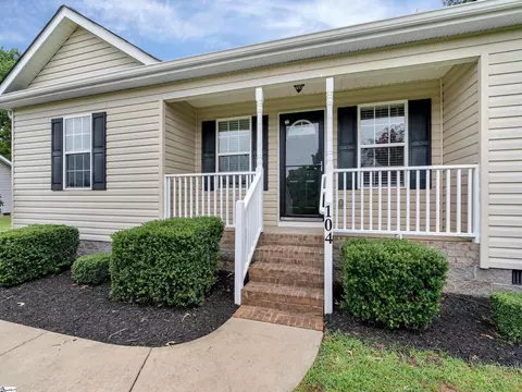 Exterior - 104 E King Rd, Greer, SC 29651 photo 2 of 7