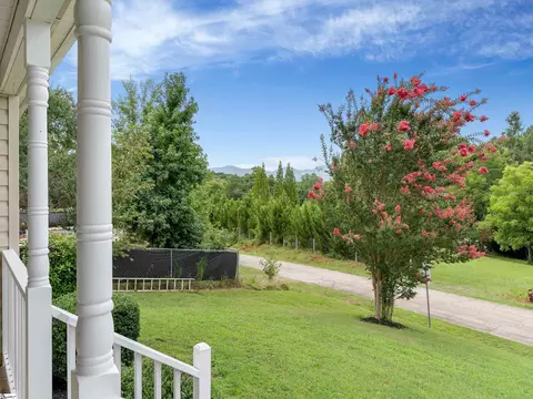 Exterior - 104 E King Rd, Greer, SC 29651 photo 4 of 7