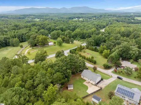 View/Area - 104 E King Rd, Greer, SC 29651 photo 3 of 3