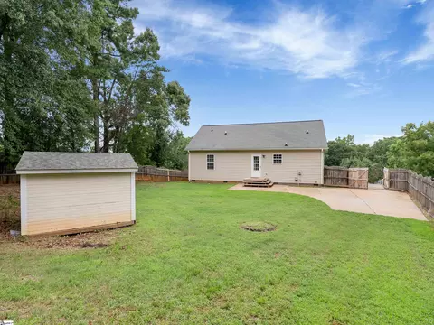 Exterior - 104 E King Rd, Greer, SC 29651 photo 7 of 7