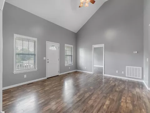 Living - 104 E King Rd, Greer, SC 29651 photo 2 of 4