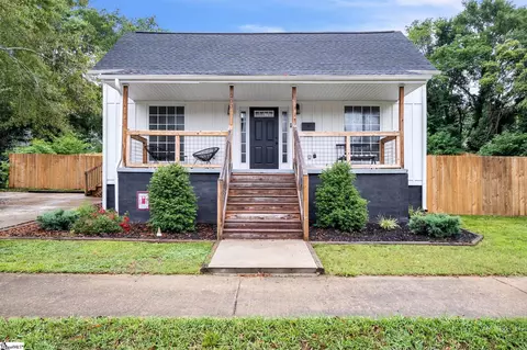 203 Front St, Easley, SC 29640