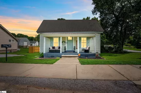 109 1st St, Fountain Inn, SC 29644