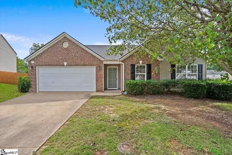 17 Parkgate Ct, Simpsonville, SC 29680