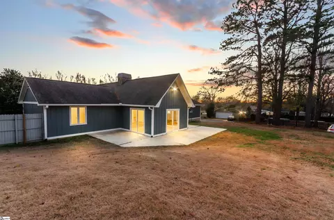 Exterior - 102 Stratford Rd, Moore, SC 29369 photo 3 of 3