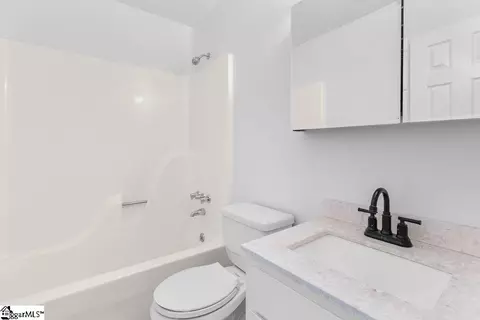 Bath - 102 Stratford Rd, Moore, SC 29369 photo 1 of 2