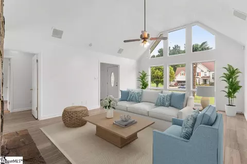 Living - 102 Stratford Rd, Moore, SC 29369 photo 3 of 3