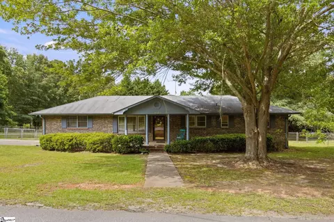 420 Wesley Ct, Starr, SC 29684