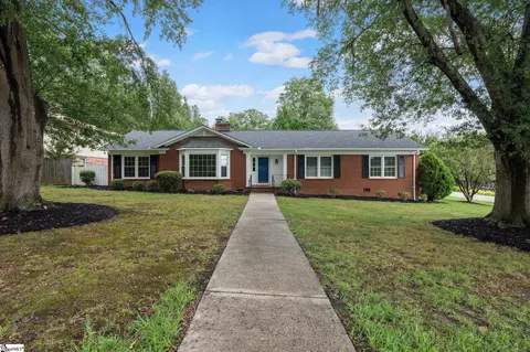 133 Rollingreen Rd, Greenville, SC 29615